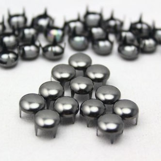 8mm round black nikel prong stud