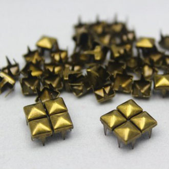 5mm antique bronze pyramid prong stud